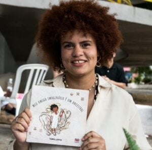 Em obra de estreia, educadora de Osasco retrata vivência de religiões de matriz africana na infância
