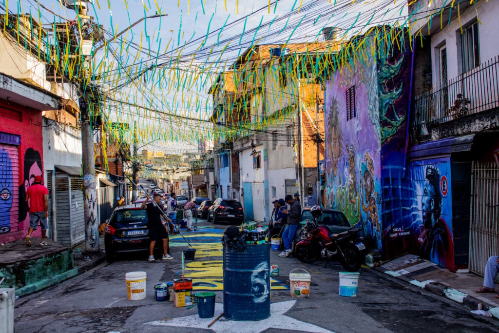 Ruas pintadas em São Mateus, perto da Favela Galeria