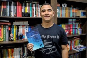 ‘Lançar um livro é preencher um espaço vazio’, diz escritor de São Mateus